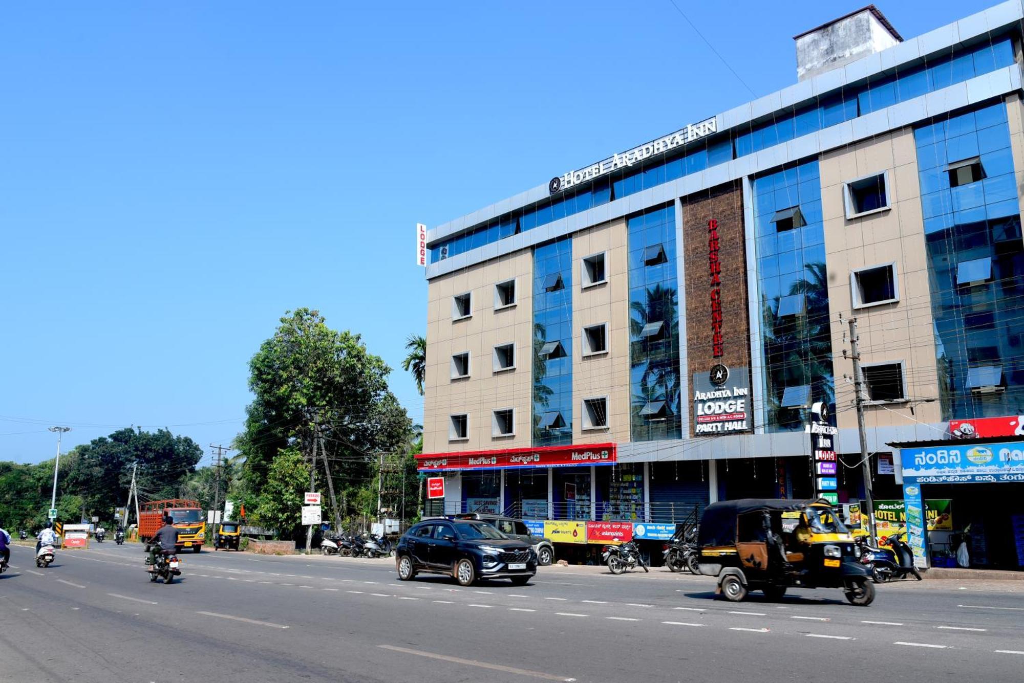 Hotel Aradhya Inn Deralakatte Mangalore Exterior foto