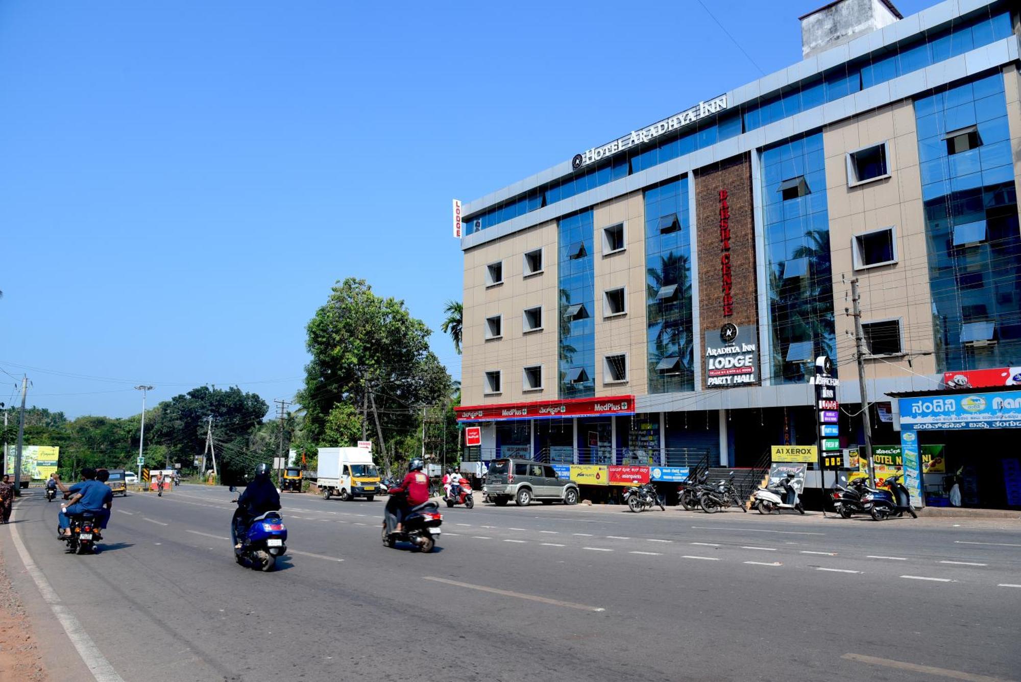 Hotel Aradhya Inn Deralakatte Mangalore Exterior foto